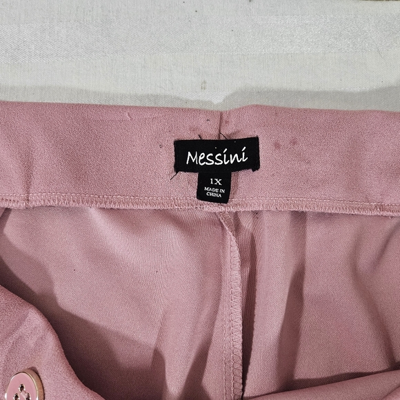Messini Rose Color Shorts - Picture 2 of 10